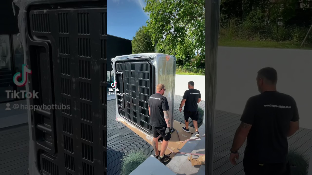 This hot tub is MASSIVE😳