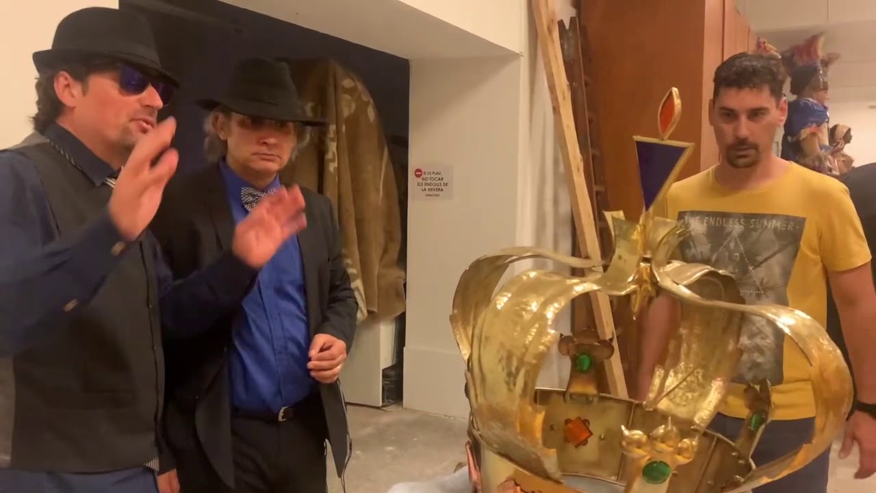 CAPÍTOL 10 El Misteri de la Casa de la Festa