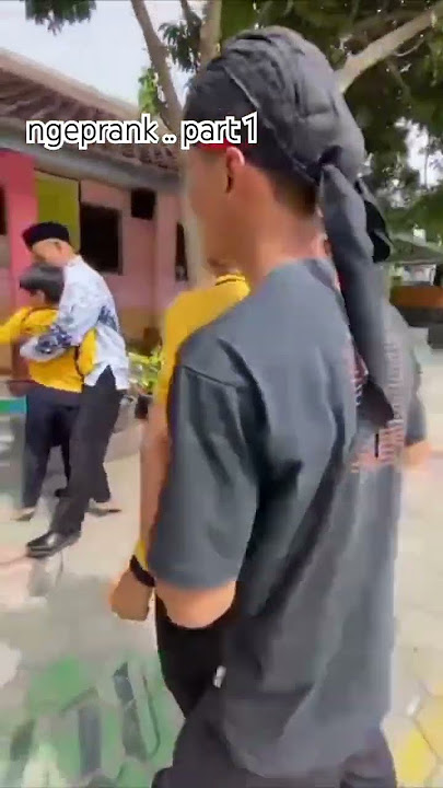 Bikin Haru di HARI GURU