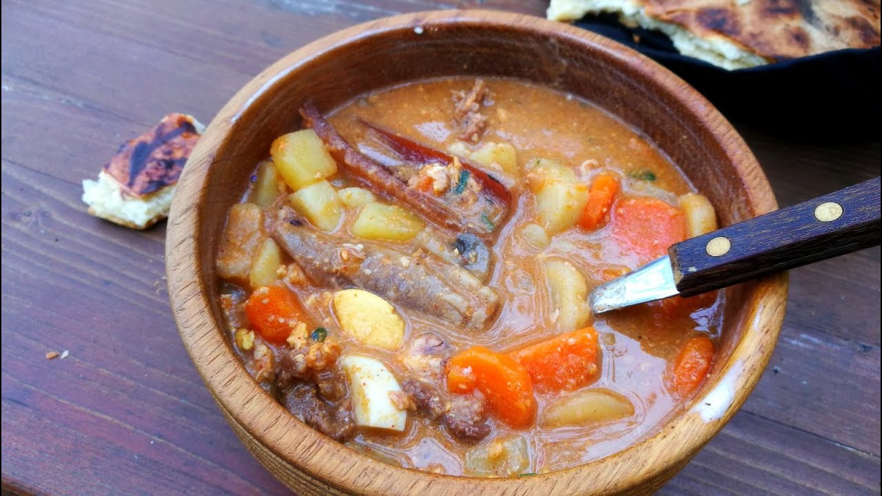 Alföldi betyárgulyás-Hungarian Goulash Lowland Style-Gulasch auf Tieflandsart