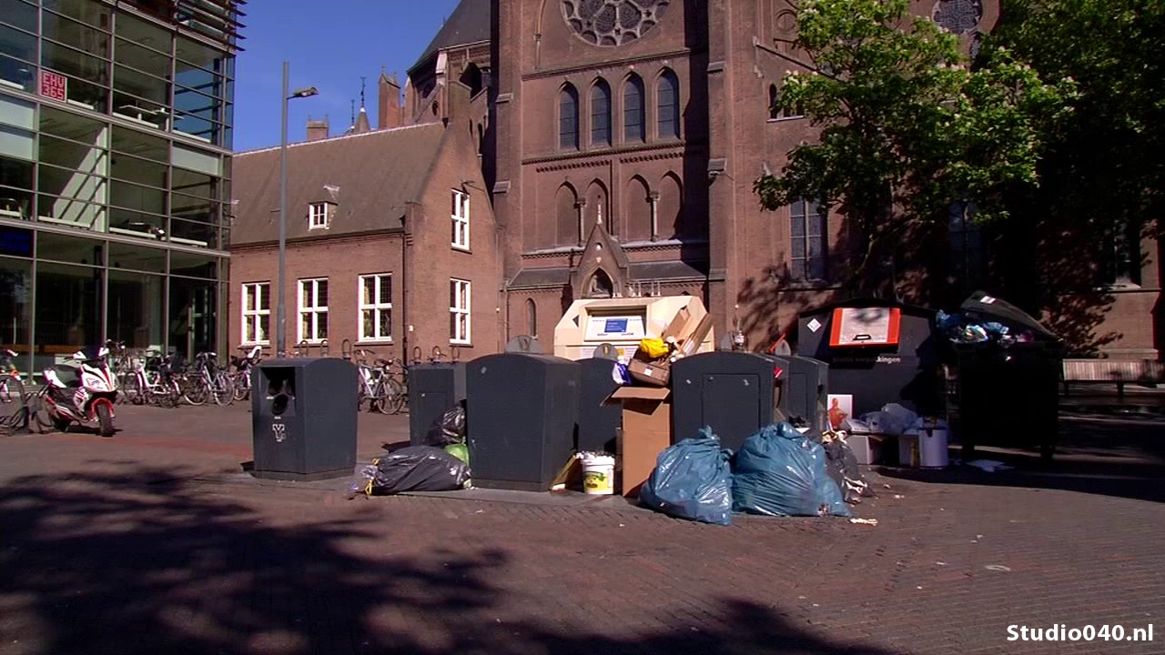 Afval op straten Eindhoven door storing ondergrondse containers Cure
