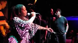 Lalah Hathaway - Rock with you - Live in London 2014 chords