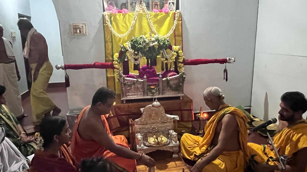 Swarna paduka savari@ ಈಶಾವಾಸ್ಯಂ ವಳಲಂಬೆ - YouTube