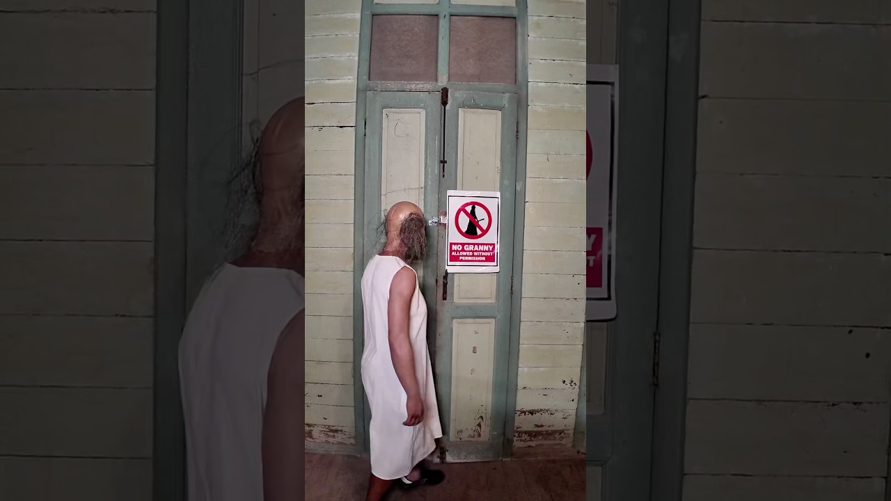 How to Hide From Granny Like a Pro 😎👵🏃‍♂️#spd  #funny  #granny  #memes  #horror  #shorts