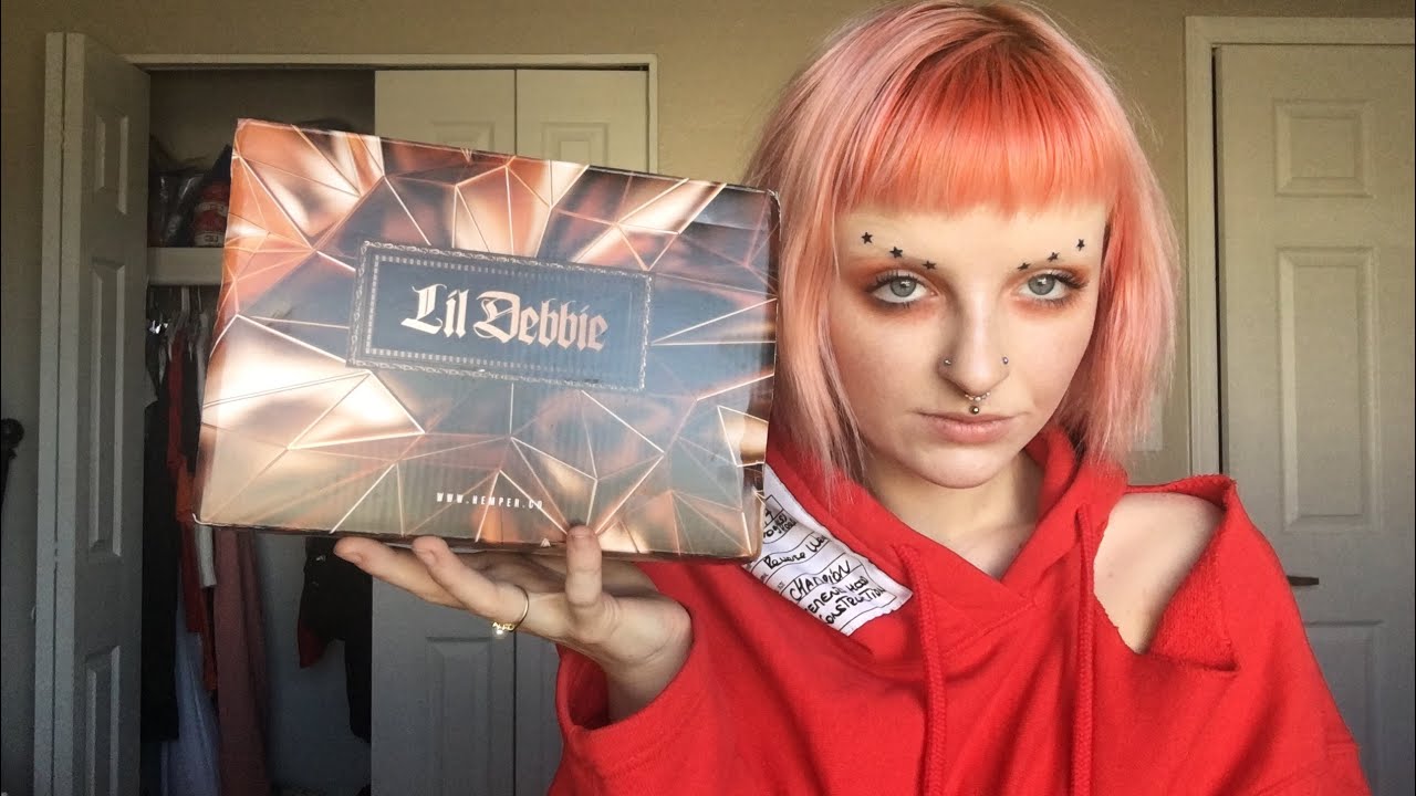 Hemper Unboxing | December | Lil Debbie’s Box
