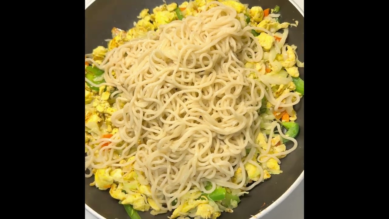 America lo Hakka Noodles🍝 Street style @Snow Time❄️❄️Enjoying Yummy Hakka Noodles 😋😋😋