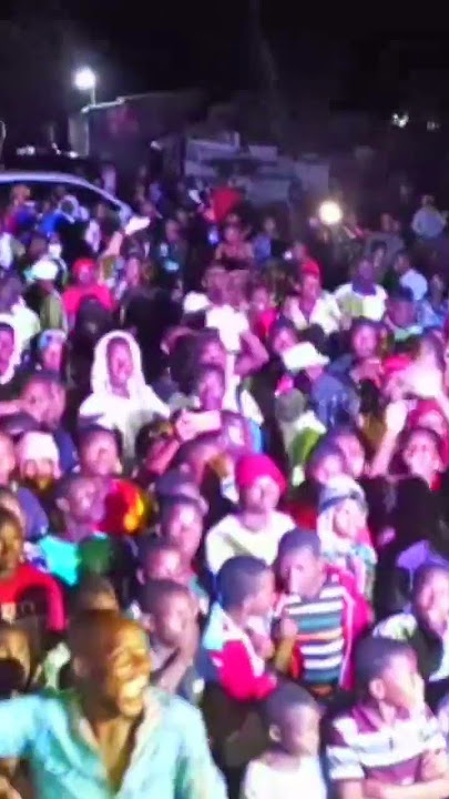performance on fan emotion King C kunja tulole vovó em Marringanhe pemba