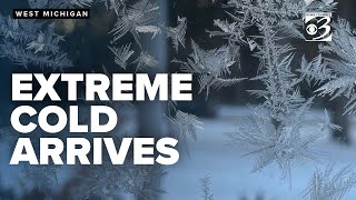 Below zero temperatures freeze over West Michigan 🥶🥶
