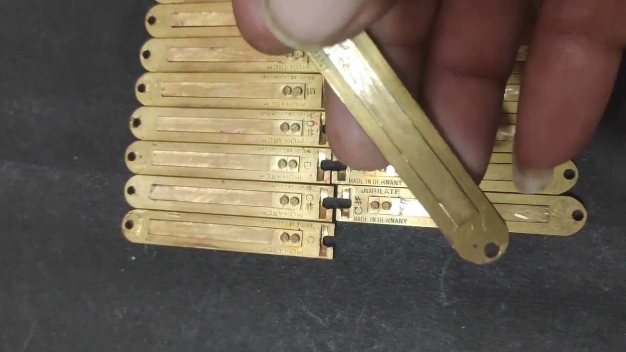 (Sold)(118)Jubliat/Monarch,made in Germany,37/37 Harmonium reads for sale, price 12000/-, 9935738085