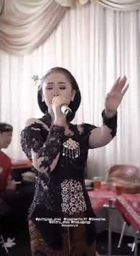 goyang hot biduan cantik