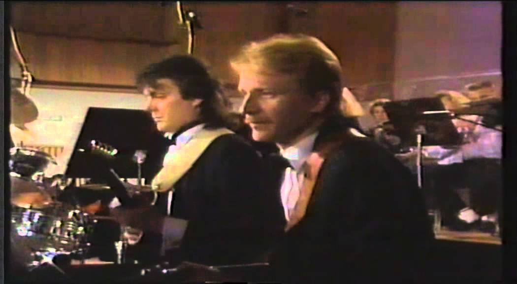 Matti Esko - Huomenta Suomi (Live)