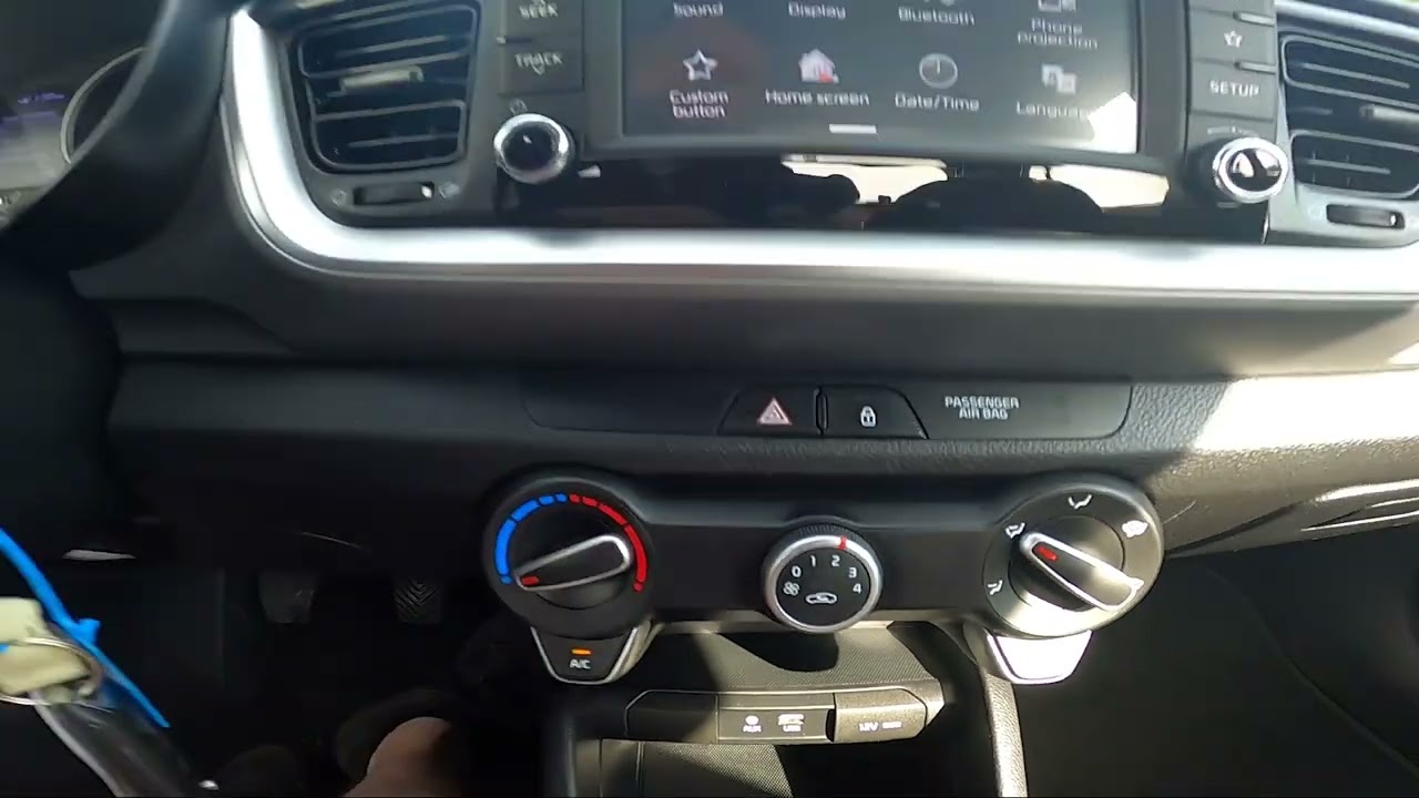 How to Change Airflow Temperature in Kia Stonic Crossover ( 2017 – 2020 )