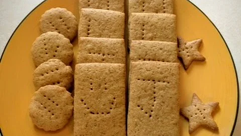 ¿Cuáles son los ingredientes de las galletas graham Maid con miel?