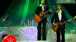 ► Czerwone Gitary - Dzień jeden w roku  - video clip ◄ Jest taki dzień - polskie kolędy chords