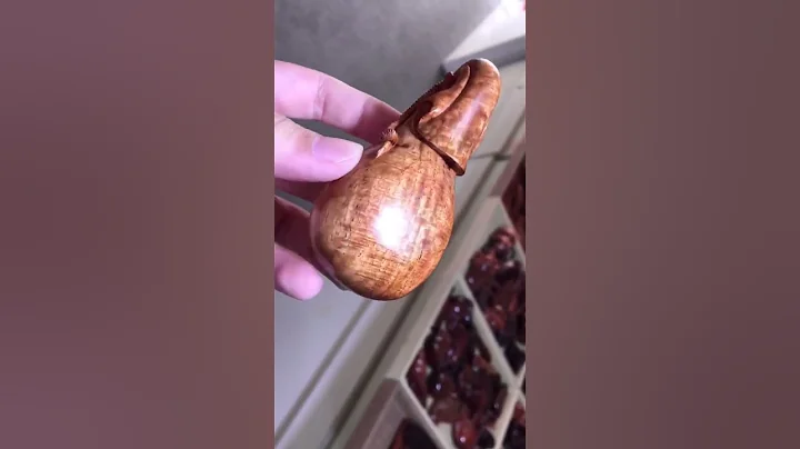 錢袋8 34 23 4，50克滿細水波紋～喜歡黃花梨文玩名貴木的朋友加微信:47092885 - 天天要聞
