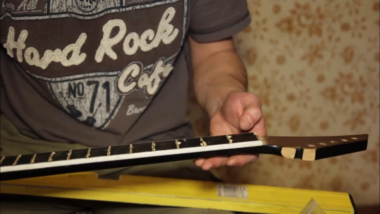 Ремонт грифа гитары. Приклеенная голова грифа. Замена ладов на гитаре. Окантовка грифа. Головка гитары гибсон.