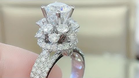 Nhẫn xoàn 8li6 I 2.3Ct Vvs1 3Ex None 2 giấy GIA PNJ Giác cắt siêu đẹp, lửa siêu mạnh.Rất Sang Trọng