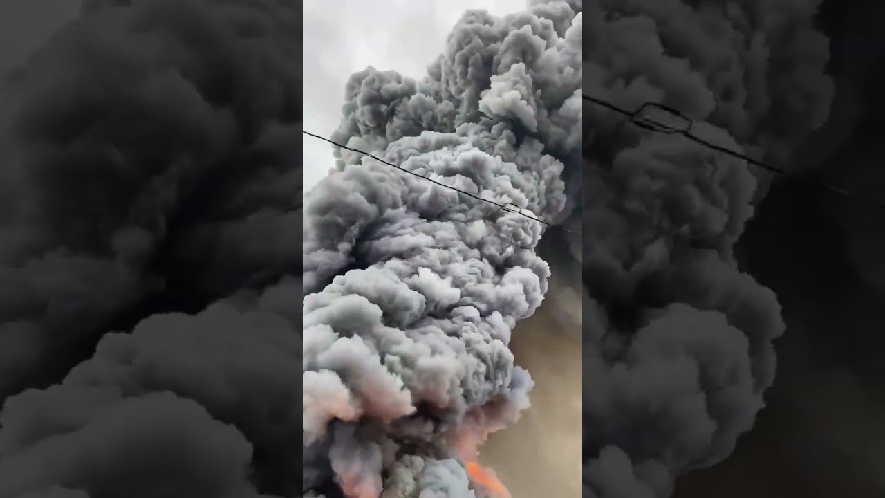 Explosion and fire 🔥 reported at the 'Carus Chemical' chemical plant in La Salle, Illinois 🔥