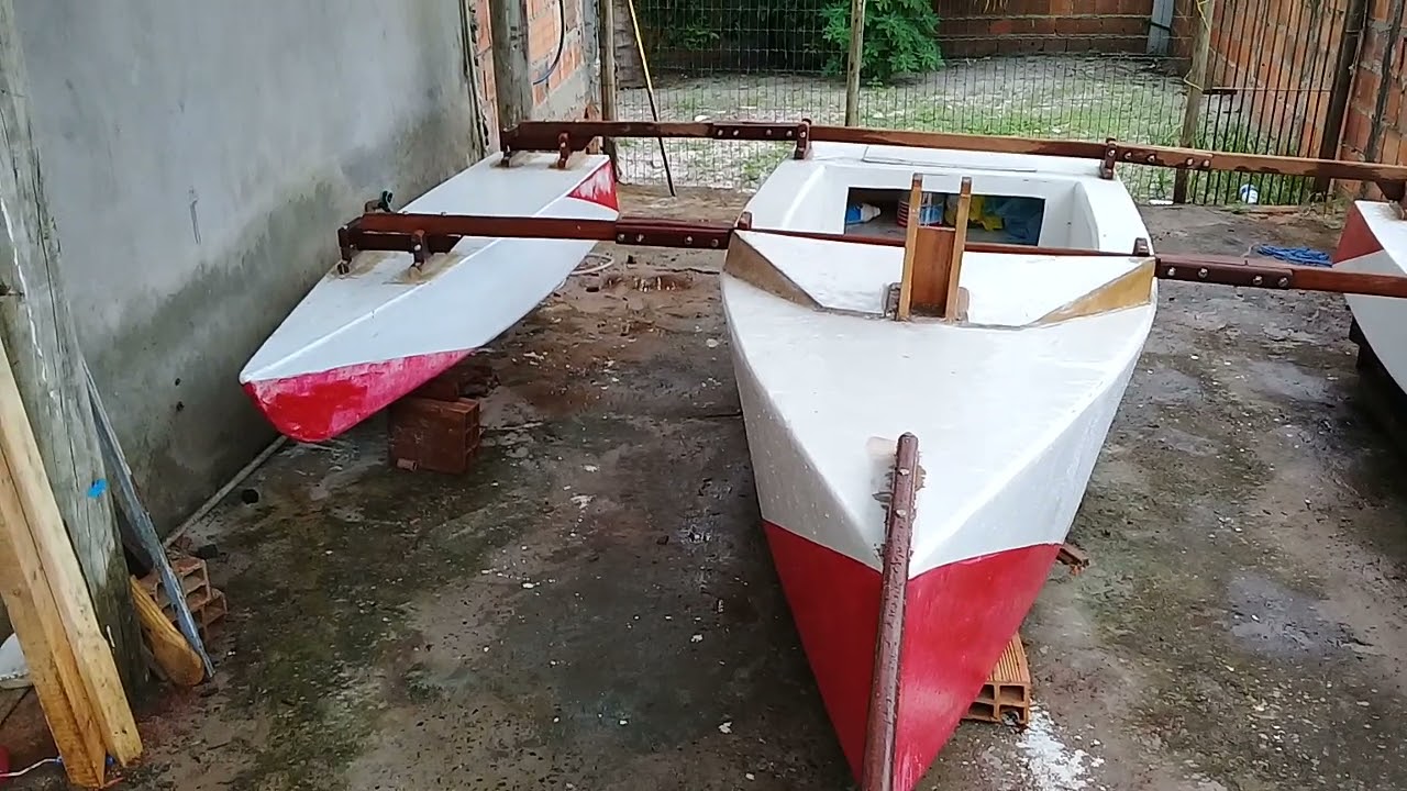 veleiro trimaran Sea Scout.