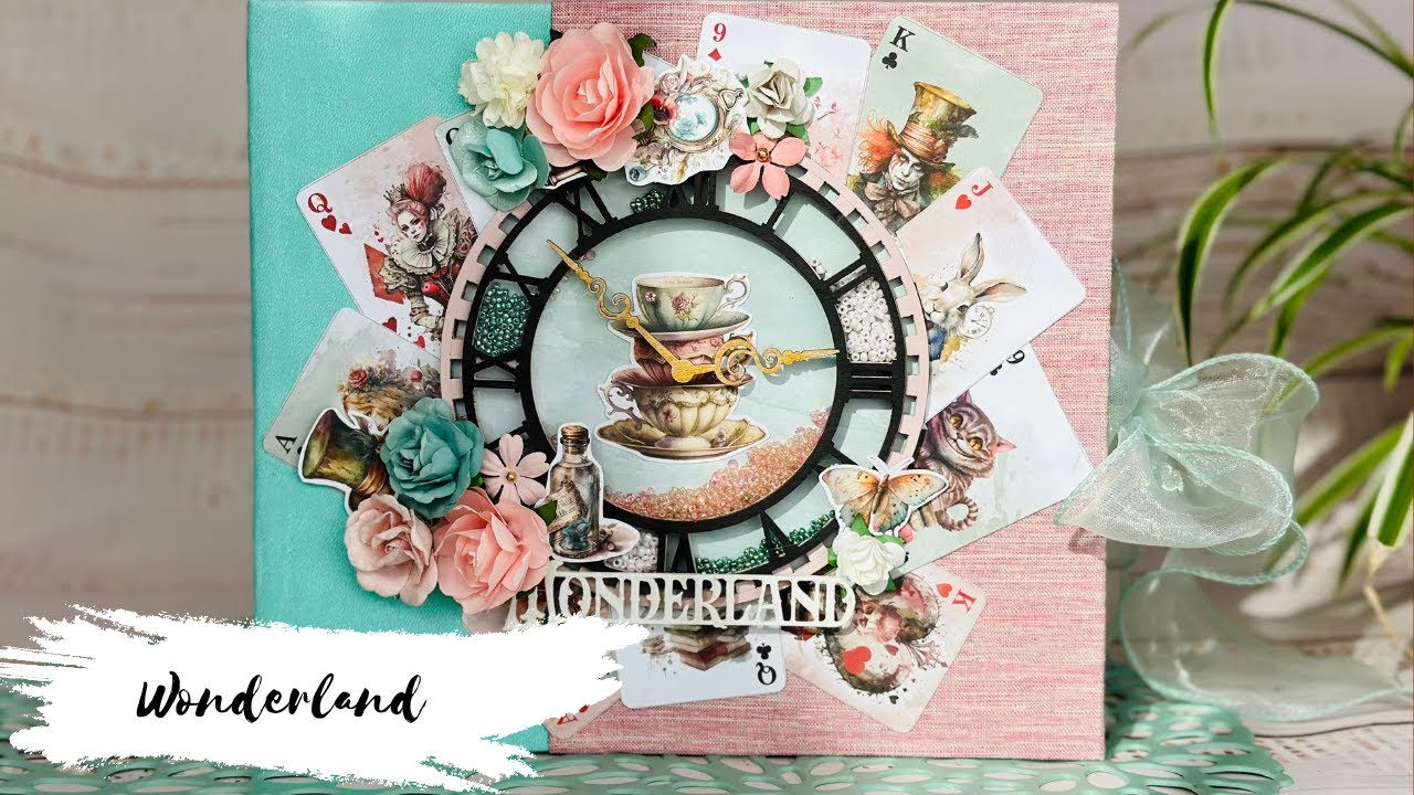 ✨ Wonderland : Un Album Scrapbooking Magique Inspiré d’Alice au Pays des Merveilles !