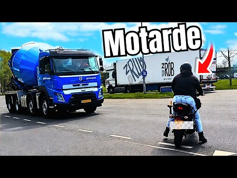 CONDUCTEUR FOU PROVOQUE ACCIDENT !😱😰 | Incroyables Moments Moto