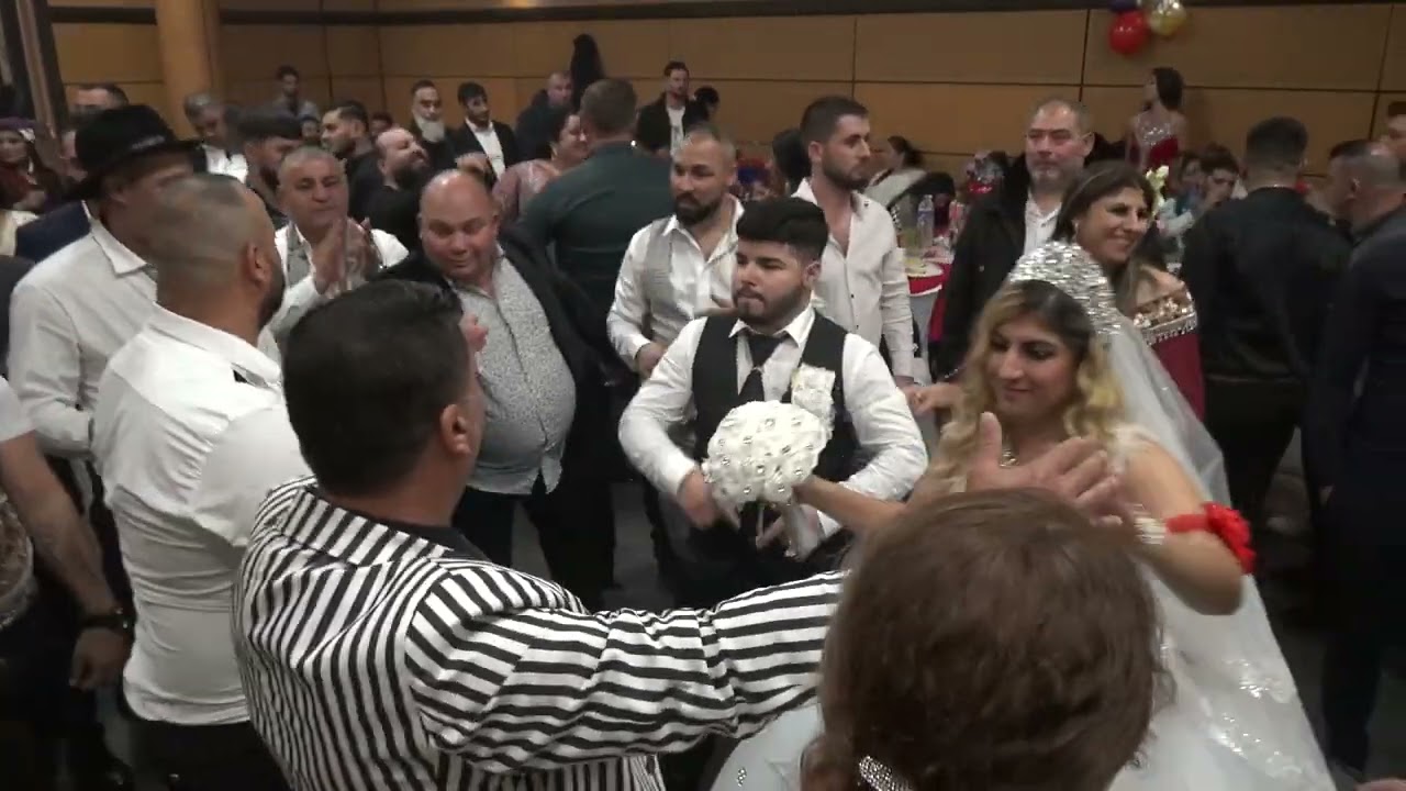 Logodna Edy & Shakira la Lyon 3