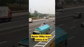 Saat Ferarri Melintas Di Jalan Tolshortshortsferrari