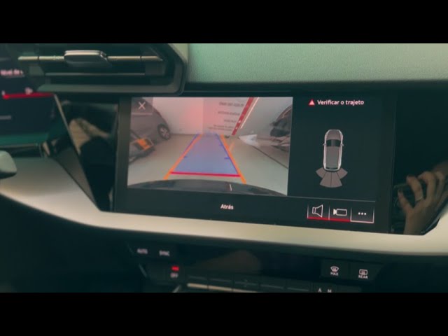 Audi A3 S-Line - 2023 | Instalação de câmera traseira original com linhas Dinâmicas - Artsom Auto