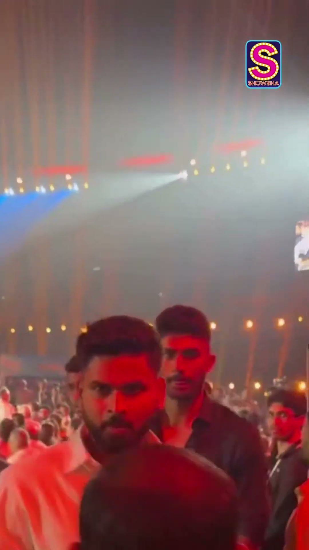 Shreyas Iyer Is A Vibe: Watch This Fun Fan Interaction At Wankhede Stadium | English News | N18S