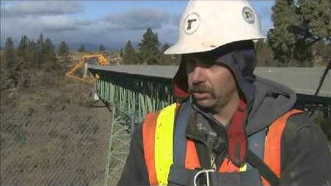 Oregon DOT Checks Mill Creek Bridge