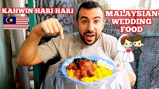 AMERICAN Trying MALAYSIAN WEDDING FOOD KAHWIN HARI HARI For The FIRST Time