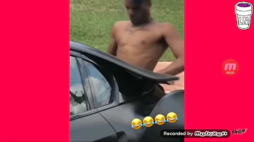 XxTentacion cogiéndose a su carro