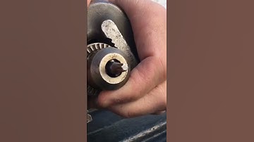 How to change drill bit with no key chuck #tools #tooltips #mechanic #homeimprovement