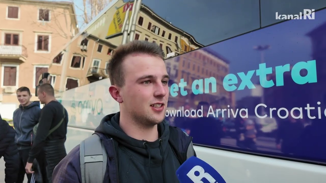 Emotivni ispraćaj u Rijeci: Prvih 50 ročnika krenulo na služenje vojnog roka