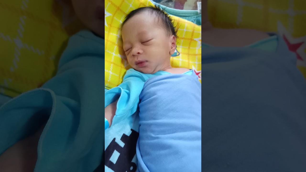 Bayi lucu baru lahir habis di mandiin - YouTube