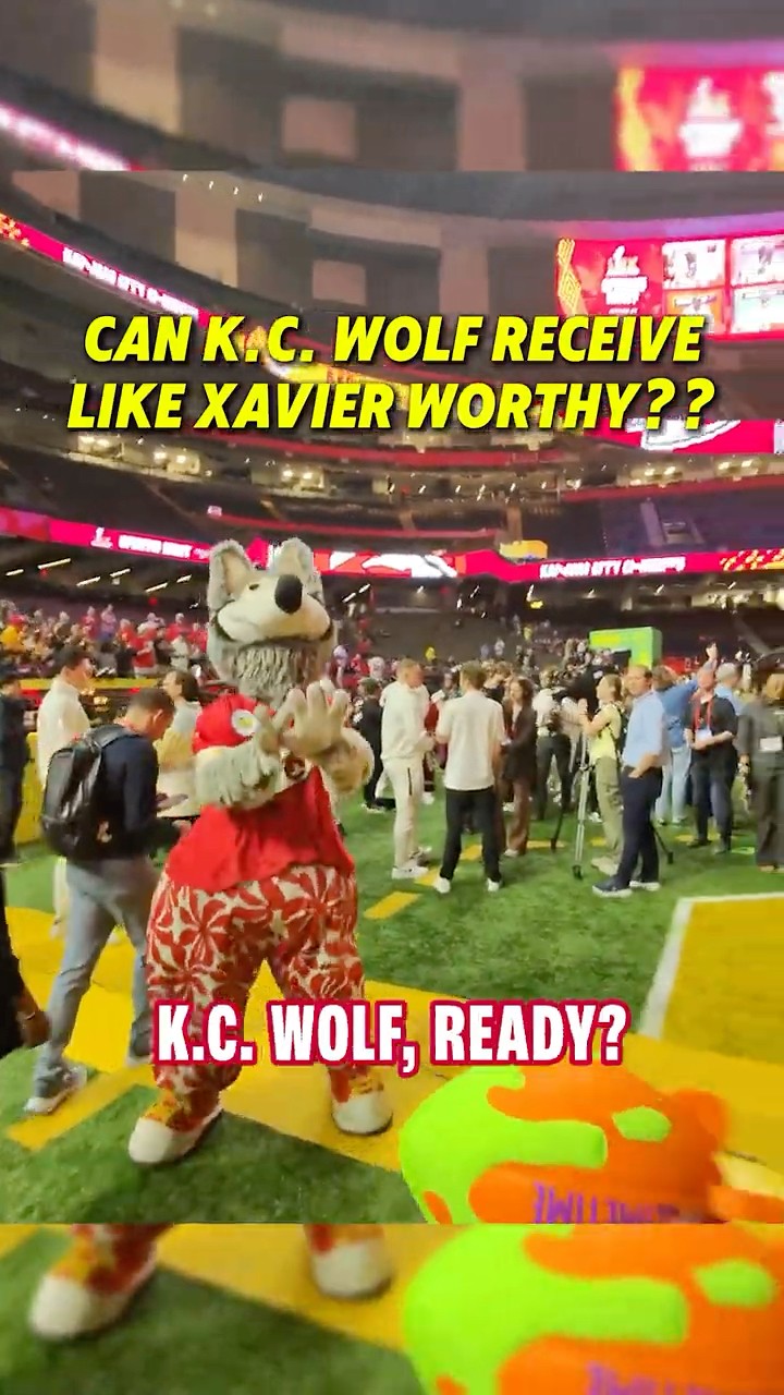 Is K.C Wolf the new Chiefs receiver? ? ? | SlimeTime #Shorts