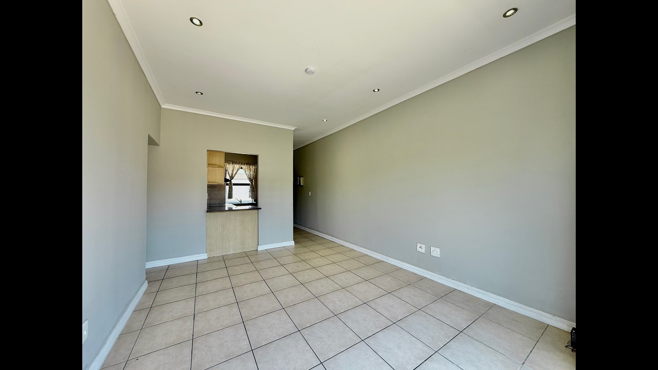 2 bedroom apartment for sale in Cape Town Table View