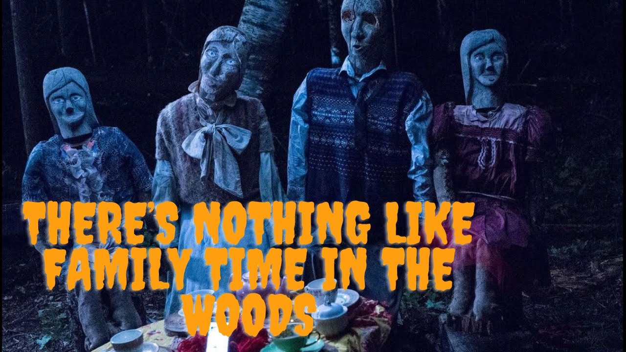 A serial killer pursues a family that wandered into his home by accident.