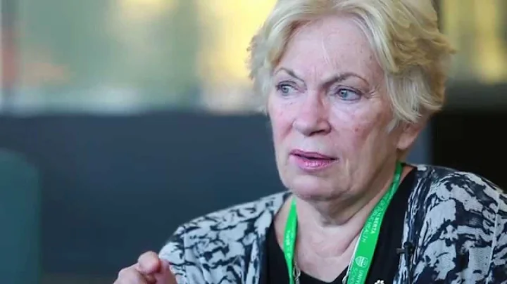 Alumni Minute - Janet Davidson - From practitioner...