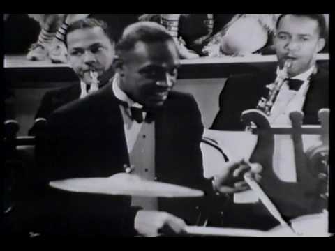 Lionel Hampton receives Kennedy Center Honors  (1 of 2)