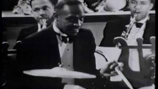 Lionel Hampton receives Kennedy Center Honors  (1 of 2)