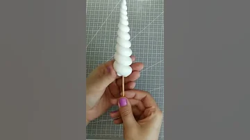 Лепим рог единорога из мастики