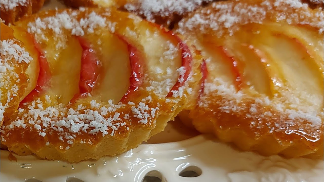 Delicious apple cake ميني كيك التفاح خفاف هشاش يذوبو في الفم و المذاق يا سلام