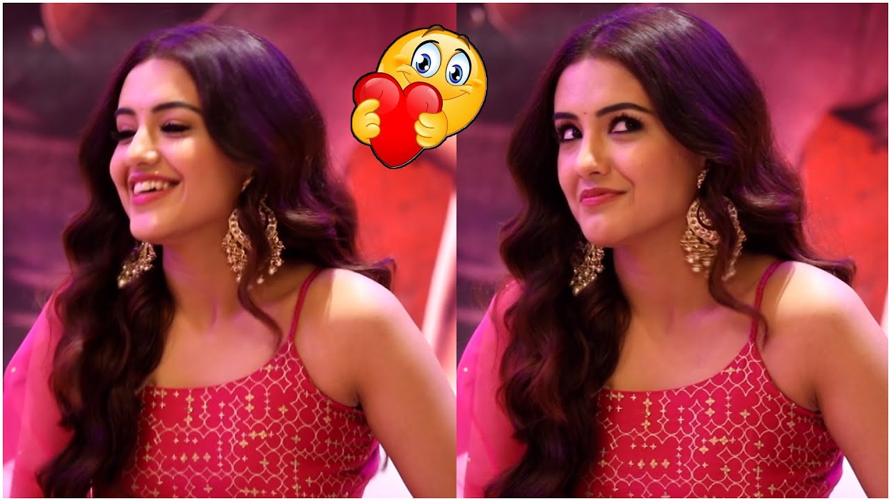 Malavika Sharma Cutest  Looks Ever | RED Movie Team Interview | TFPC