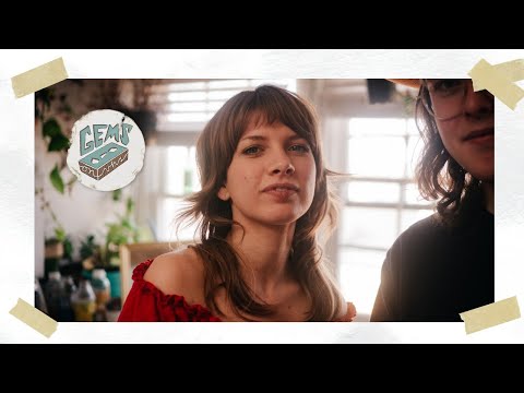 Angela Autumn, "Dancer" // GemsOnVHS™ bekijken op YouTube Angela Autumn, "Dancer" // GemsOnVHS™ bekijken op YouTube