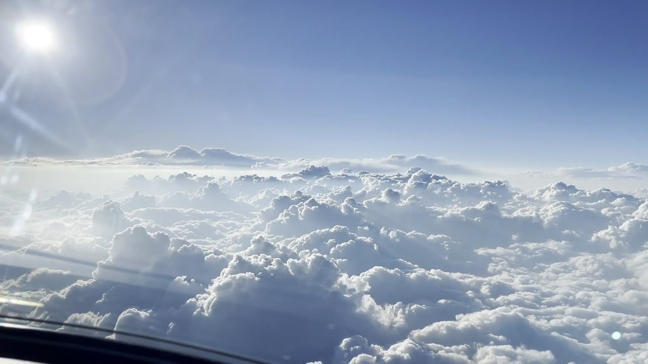 Pilot kabinəsindən buludlar — Buta Airways pilotunun obyektivində - YouTube