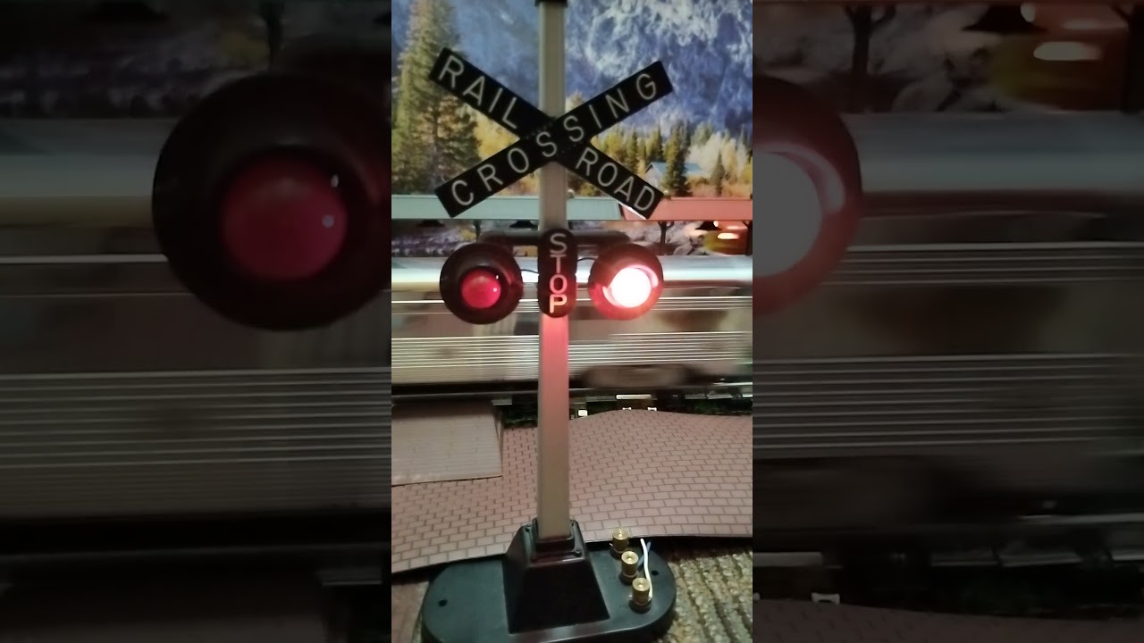 Lionel Postwar 154 Crossing Signal w/electronic flashing 