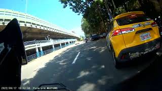 垃圾計程車隨便切車道 機車會車禍都是這種害的