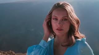 Добавьте в свой образ частичку этой удивительной стихии - загадочной, манящей и бесконечно красивой!