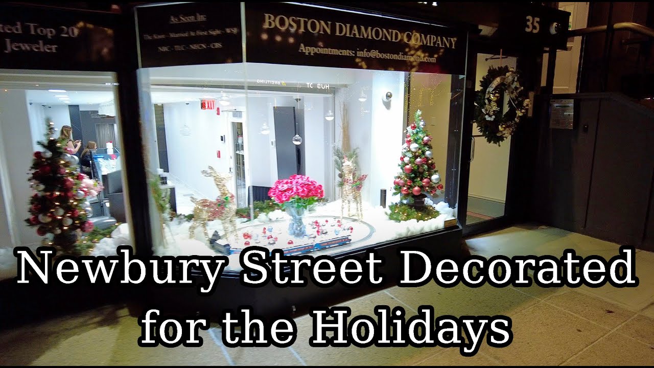 🎄Boston MA Newbury Street Christmas Walk. Holiday Decorations Galore. Boston Shopping District.